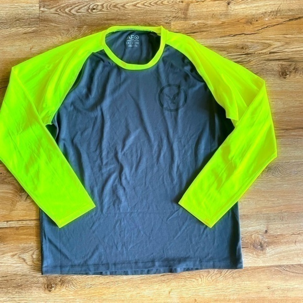 American Eagle Outfitters Men's Gray and Neon Yellow Shirt